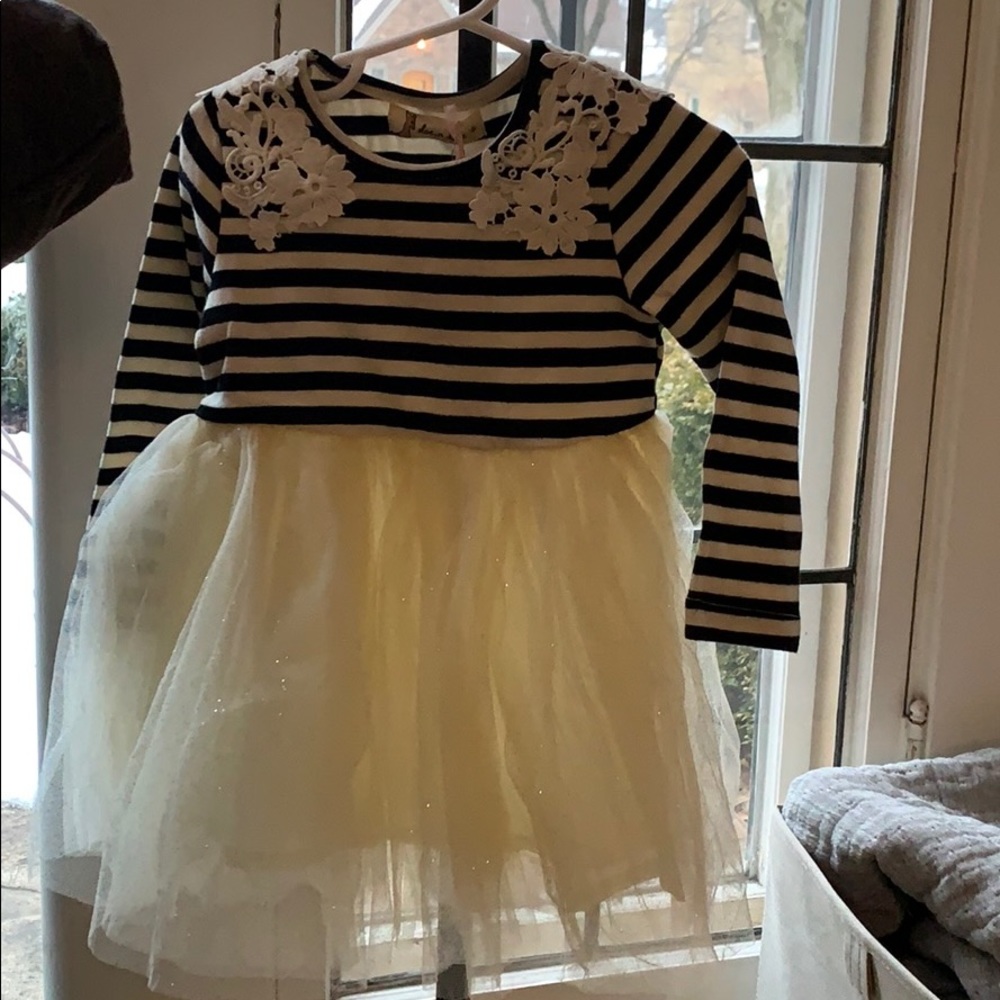 Doe, a dear little girl’s dress